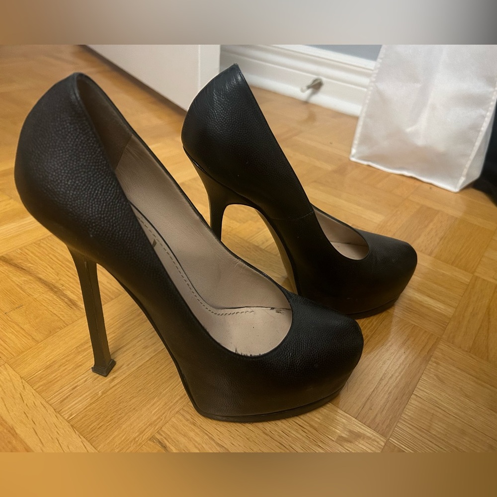 YSL BLACK PUMPS